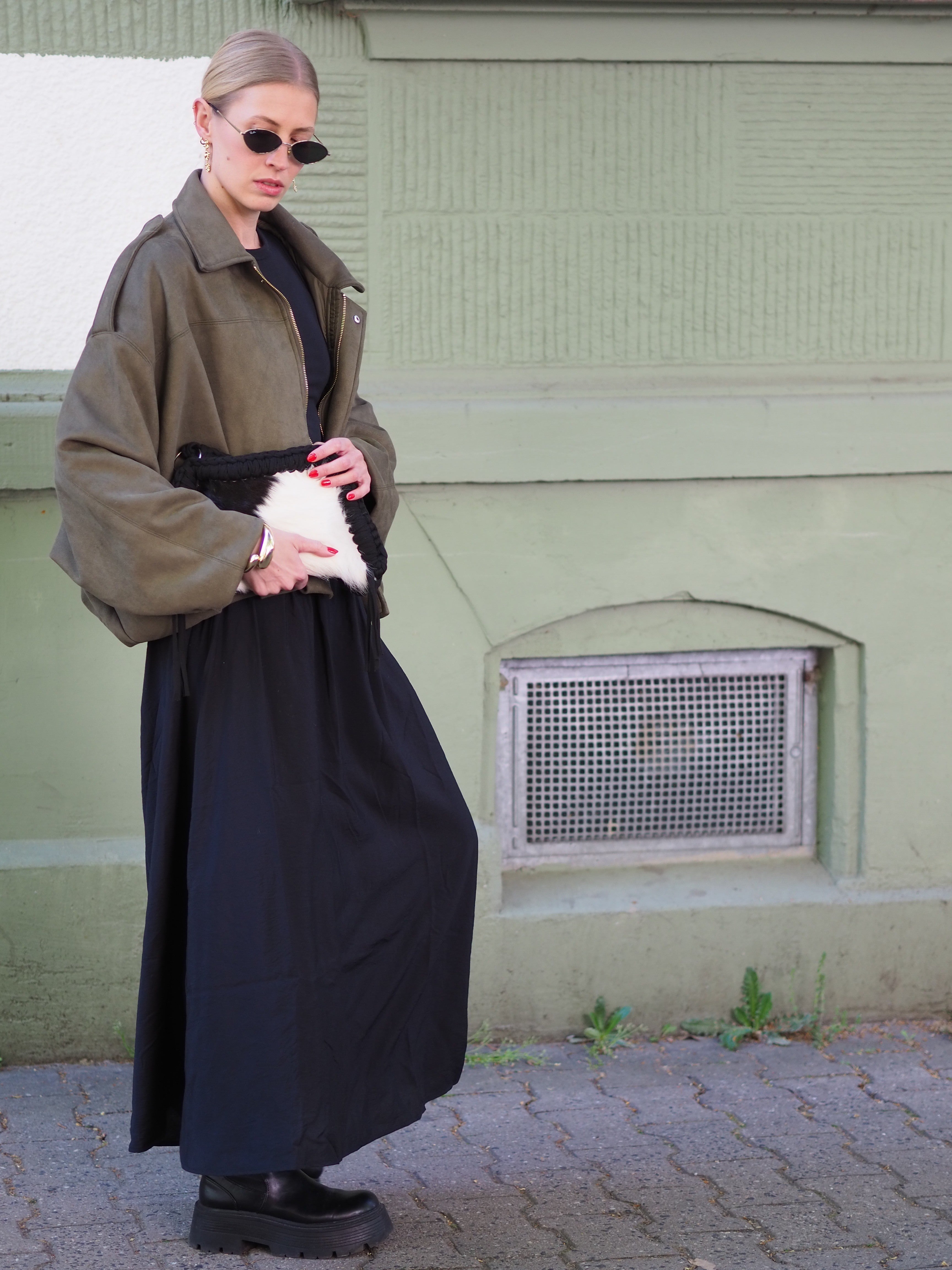COW BAG BLACK